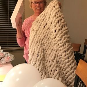 Meet your Posher, Lois